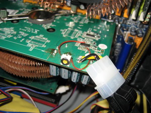 Palit 8600GT с допяным доп. питанием